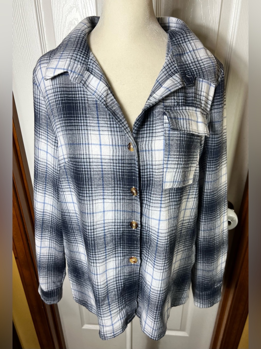 Shein Flannel Women’s Flannel Lightweight Plaid Navy Blue Size M